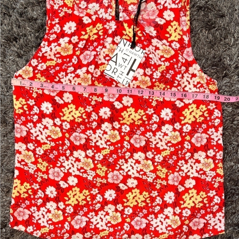 41 HawthornWomen V-Neck Sleeveless Floral Top, Red size medium - Picture 6 of 8
